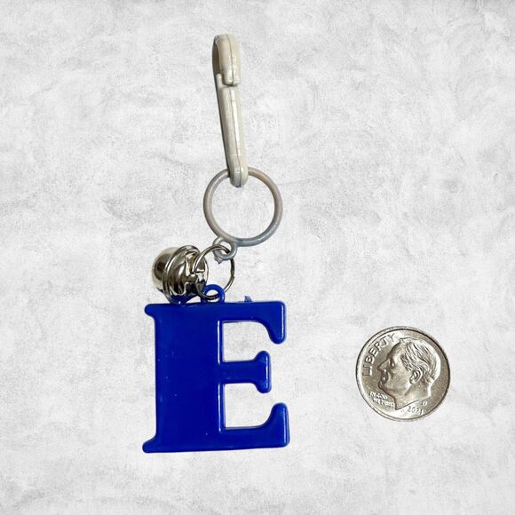 Vintage Letter E Plastic Charm Bell Clip Toy Blue Initial Kids 80s Jewelry ABC - Picture 2 of 8